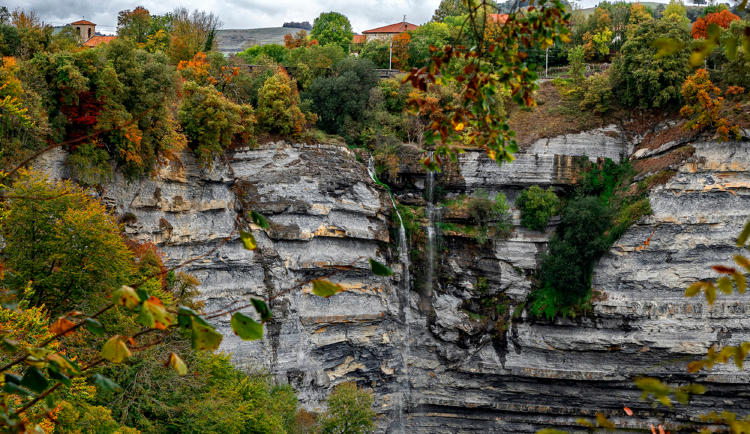 Cascada de Gujuli Cascada de Gujuli