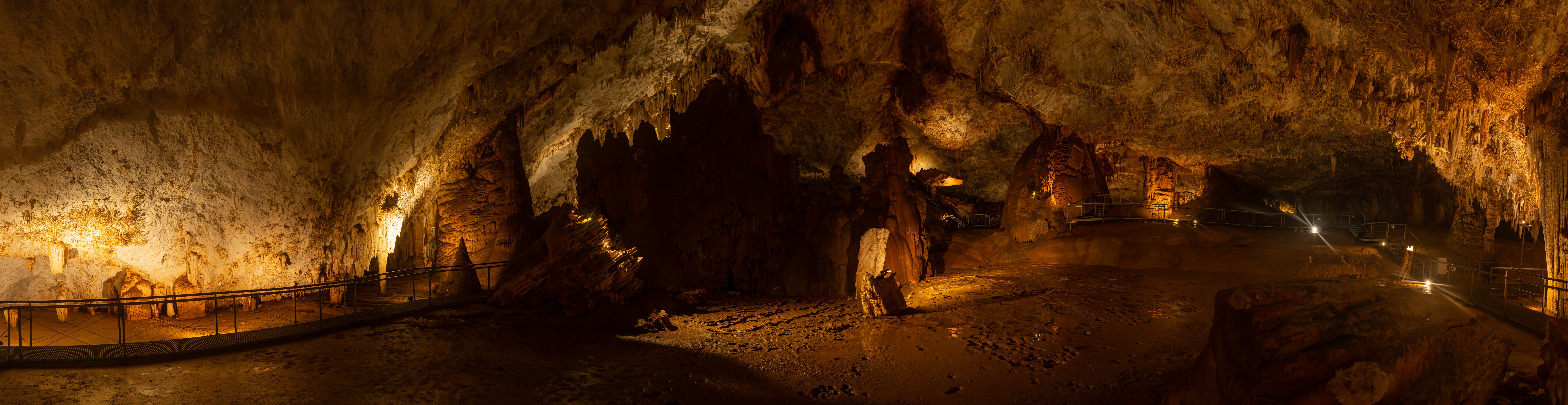 Cueva de Pozalagua