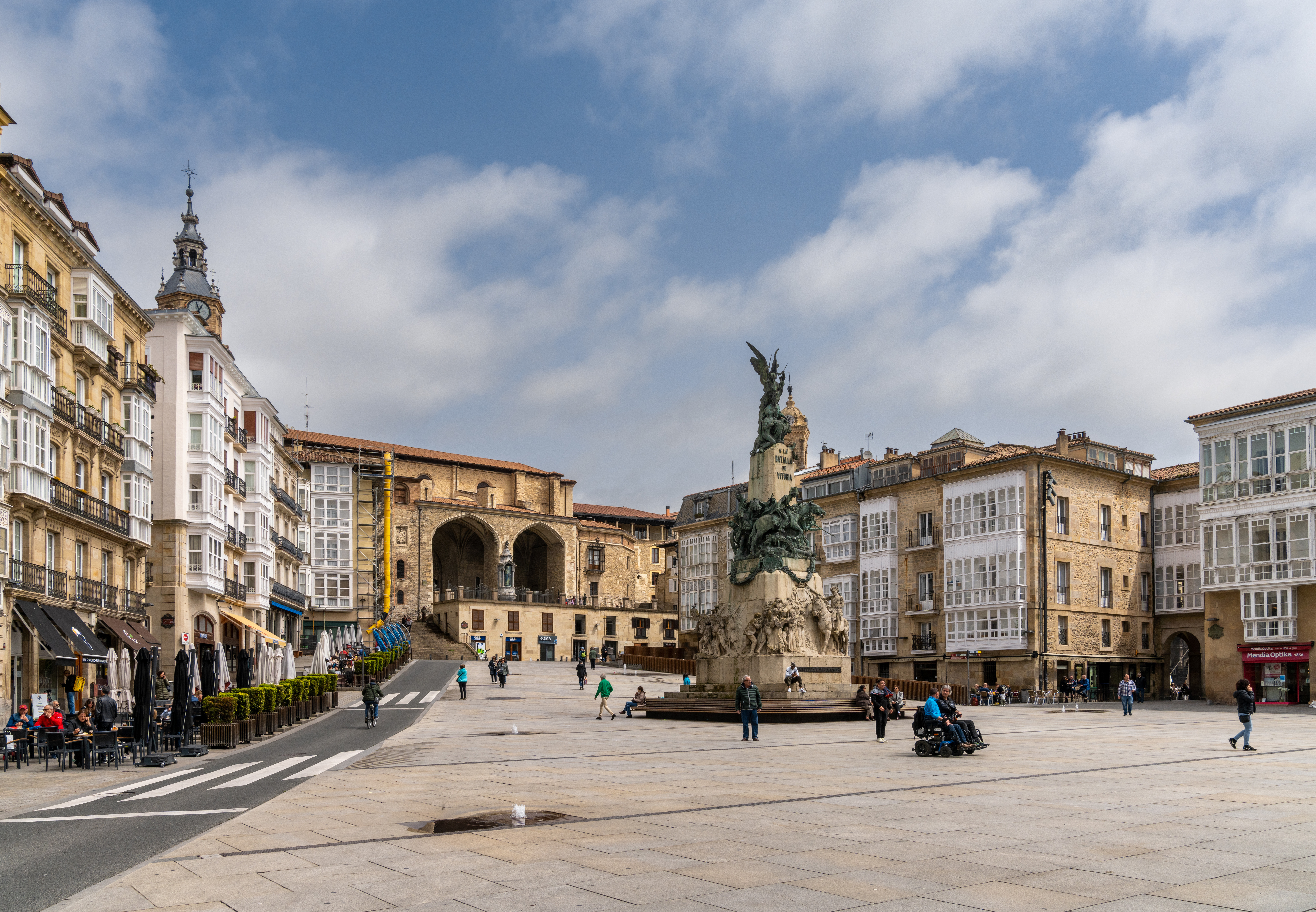 Plaza de la Virgen Blanca vitoria